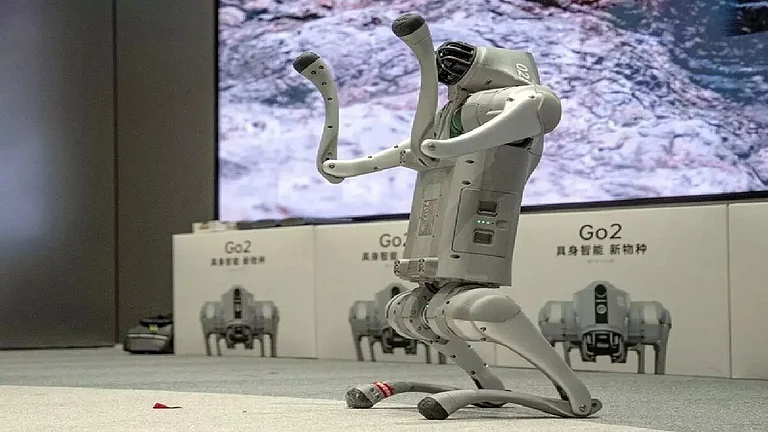 गलगोटिया यूनिवर्सिटी पर एक्शन, AI समिट से किया बाहर