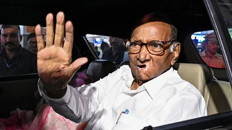 शरद पवार को पुणे के अस्पताल से छुट्टी मिली, पहले से बेहतर, डॉक्टरों ने तीन-चार दिन आराम करने की सलाह
