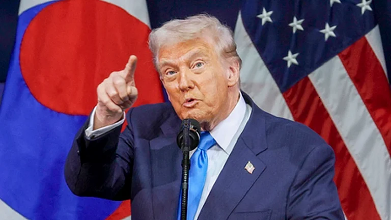 अमेरिकी सांसद का बड़ा दावा, कहा- ट्रंप फिर खोज रहे हैं भारत पर टैरिफ बढ़ाने का बहाना, रूस…